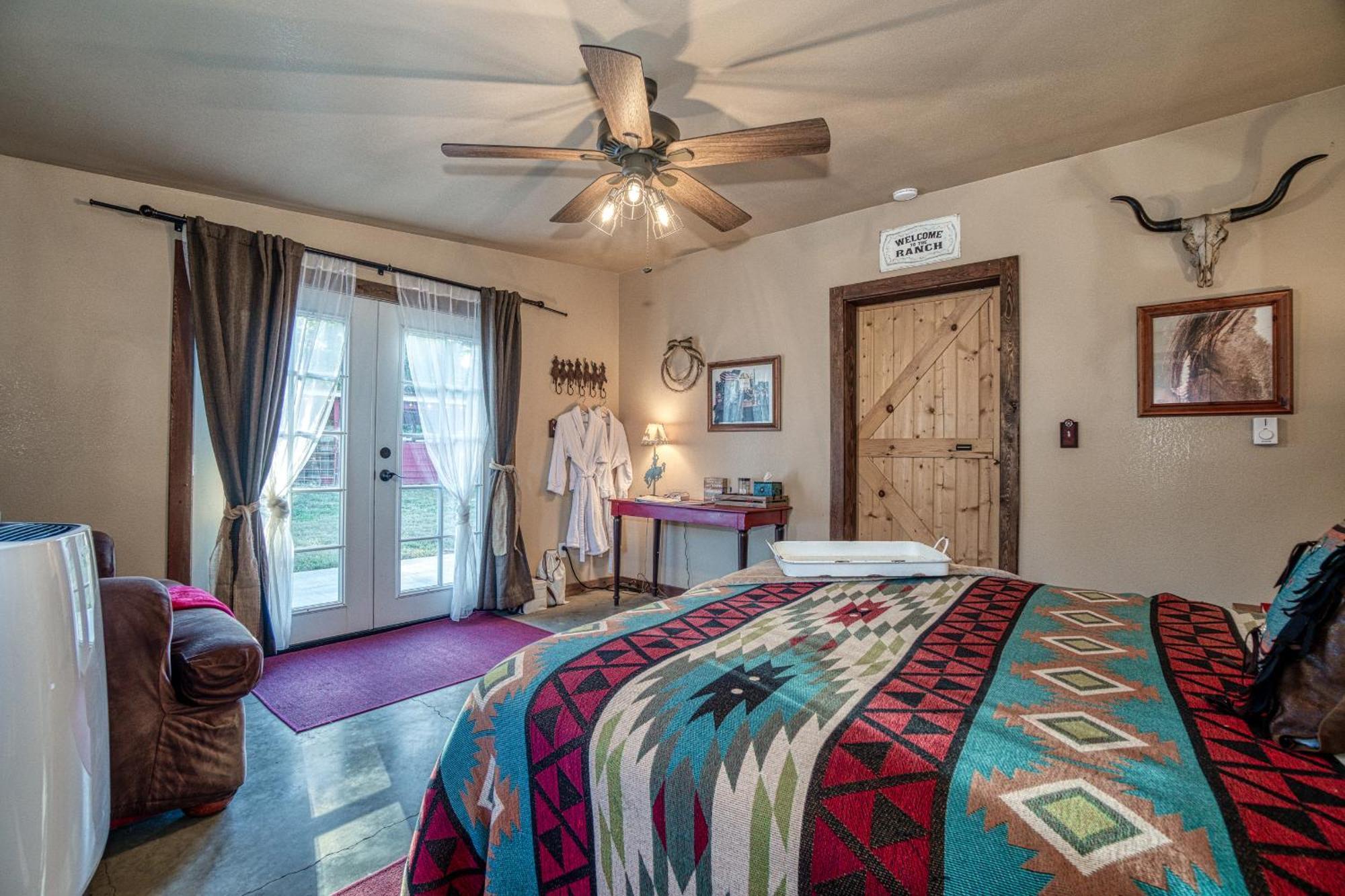 Soul Whispering Ranch Retreat Villa Upper Lake Exterior photo