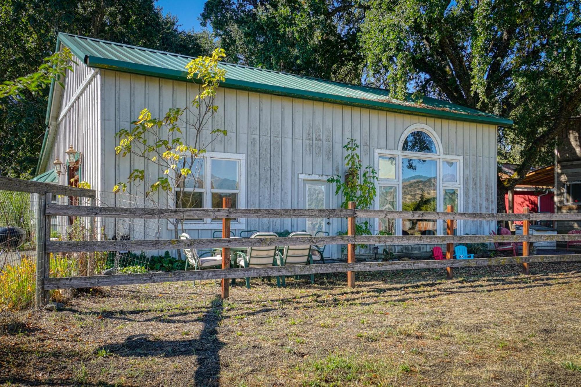 Soul Whispering Ranch Retreat Villa Upper Lake Exterior photo